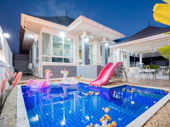 สระว่ายน้ำส่วนตัว