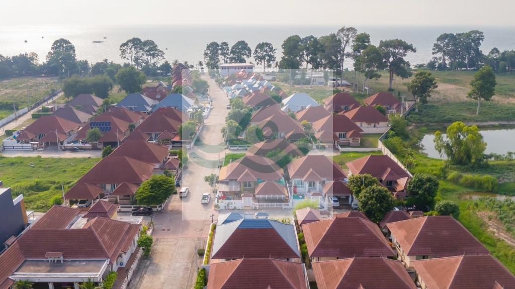 พูลวิลล่าติดหาดบางเสร่ เดินไปชมทะเลสวย น้ำใส ได้ใกล้ๆเพียง 100 เมตร