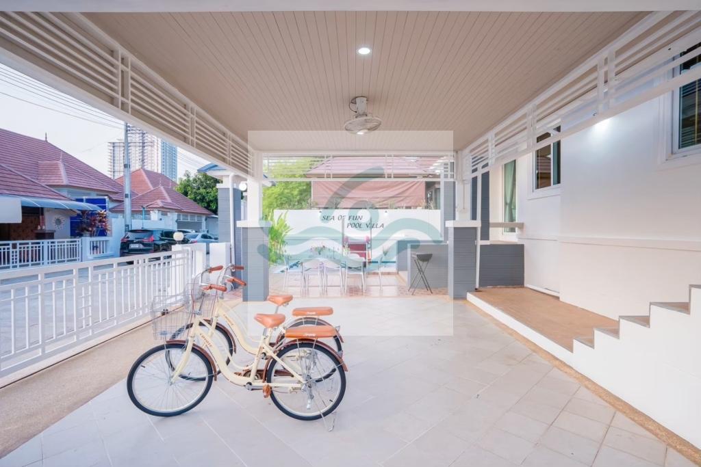 พูลวิลล่าติดหาดบางเสร่ เดินไปชมทะเลสวย น้ำใส ได้ใกล้ๆเพียง 100 เมตร