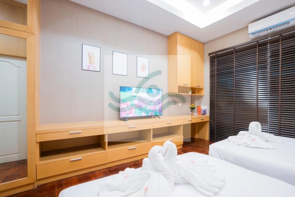 พูลวิลล่าติดหาดบางเสร่ เดินไปชมทะเลสวย น้ำใส ได้ใกล้ๆเพียง 100 เมตร